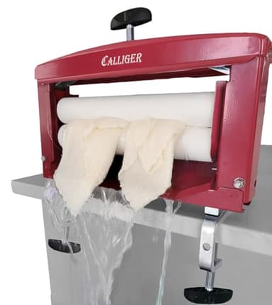 Northwood Calliger Clothes Wringer – Manual Laundry Wringer for Better Moisture Removal Than Portable Washers or Dryers – Heavy‑Duty Off‑Grid Washing Machine Alternative - Red