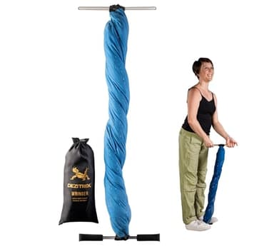 Dezitrek Ultra-Light Clothes Wringer – Manual Water Remover for Hand Washed Clothes, Speeds Up Air Drying for Camping, Caravan & Off-Grid Travel