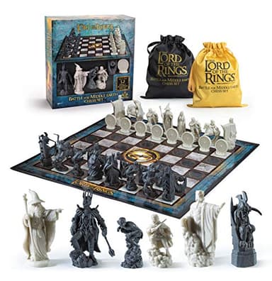 The Noble Collection The Lord of The Rings Chess Set: Battle for Middle-Earth